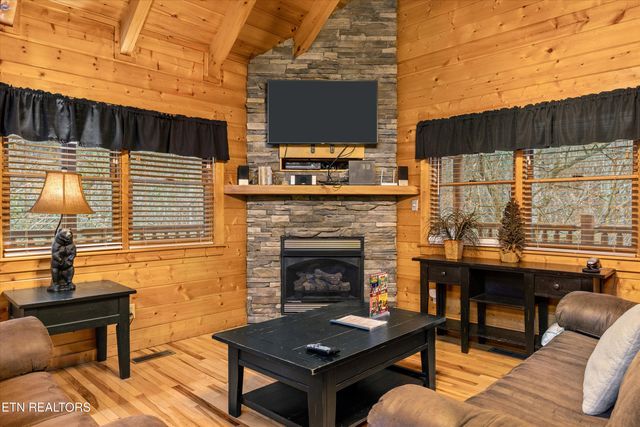 1323 Zachary Thomas Lane, Sevierville, TN 37876