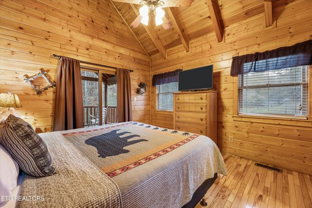 1323 Zachary Thomas Lane, Sevierville, TN 37876