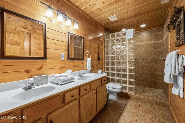 1323 Zachary Thomas Lane, Sevierville, TN 37876