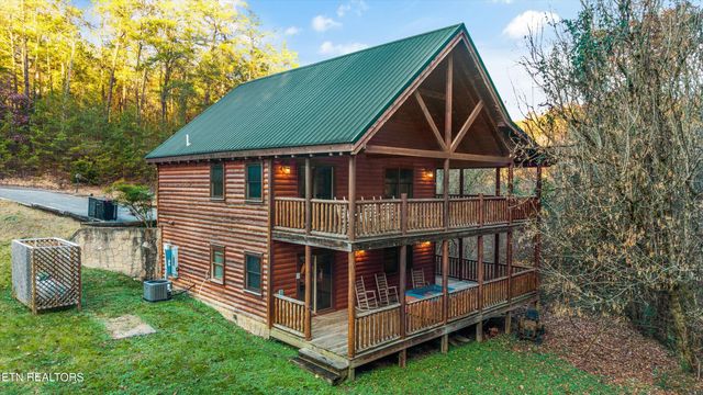 1323 Zachary Thomas Lane, Sevierville, TN 37876