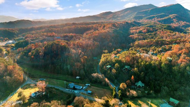 1323 Zachary Thomas Lane, Sevierville, TN 37876