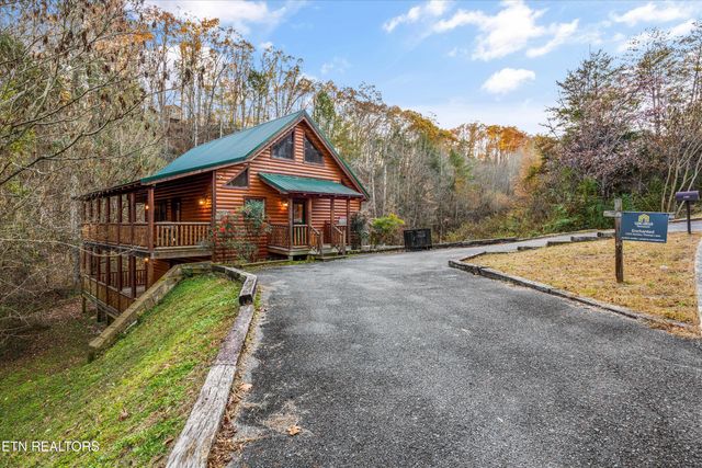 1323 Zachary Thomas Lane, Sevierville, TN 37876