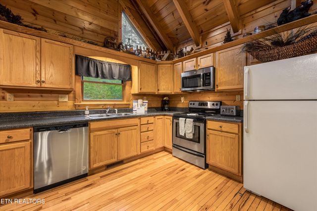 1323 Zachary Thomas Lane, Sevierville, TN 37876