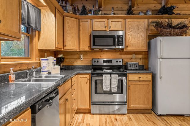 1323 Zachary Thomas Lane, Sevierville, TN 37876