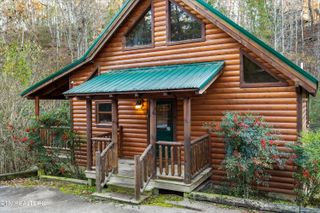 1323 Zachary Thomas Lane, Sevierville, TN 37876