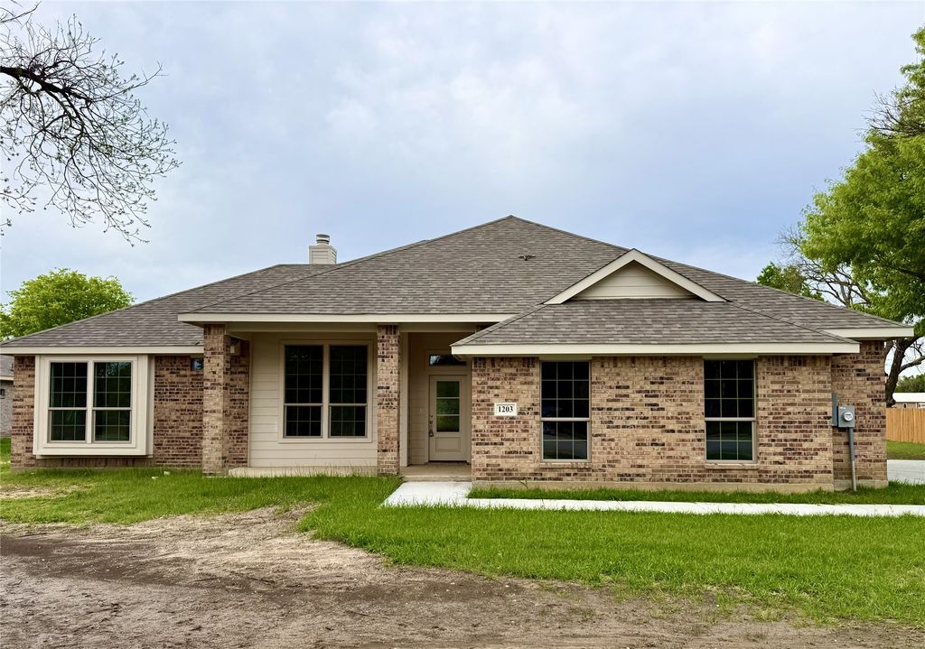 1203 Anthony, Gainesville, TX 76240