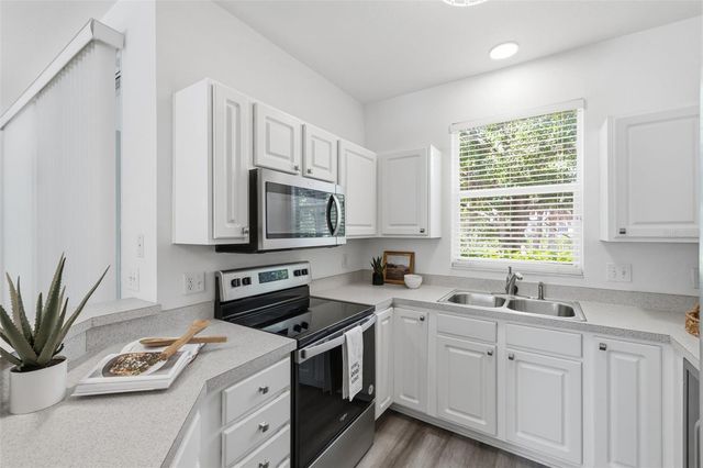 12440 COUNTRY WHITE CIRCLE, Tampa, FL 33635