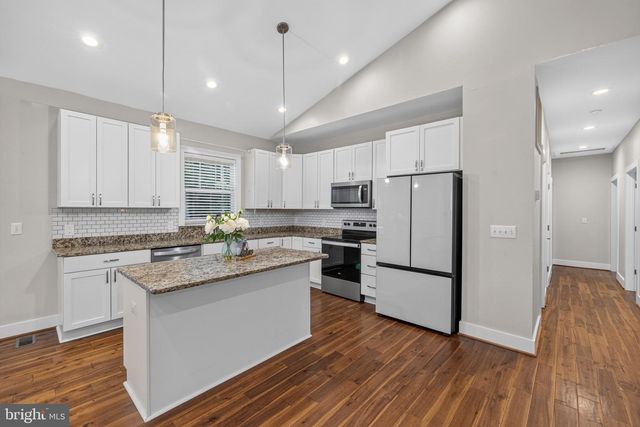 105 EDGEMONT CIR, Locust Grove, VA 22508