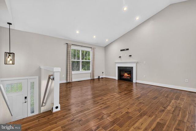 105 EDGEMONT CIR, Locust Grove, VA 22508
