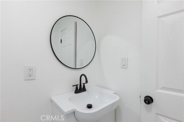 711 N Crane Avenue, Compton, CA 90221