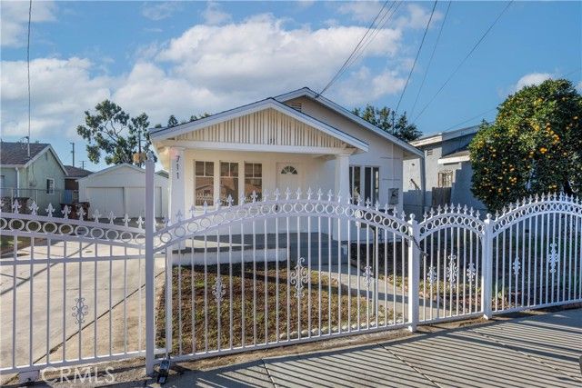 711 N Crane Avenue, Compton, CA 90221