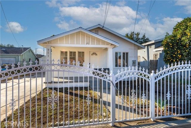 711 N Crane Avenue, Compton, CA 90221
