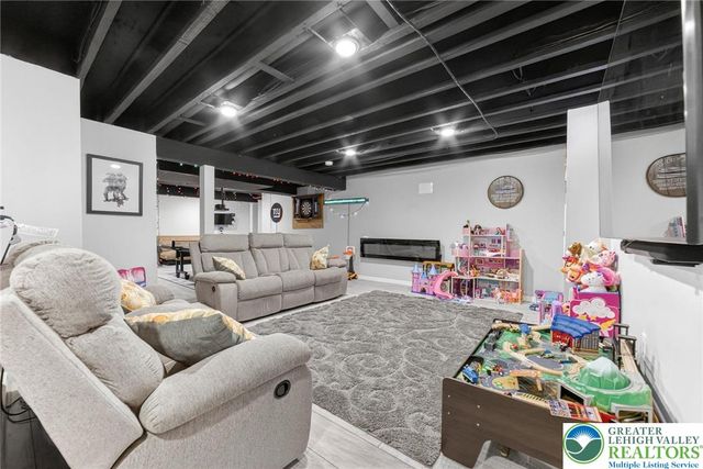 764 Mohican Drive, Easton, PA 18040