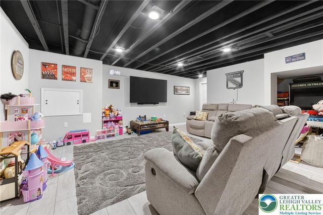 764 Mohican Drive, Easton, PA 18040