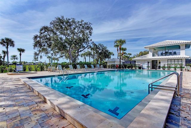 1421 GLENEAGLES DRIVE, Venice, FL 34292