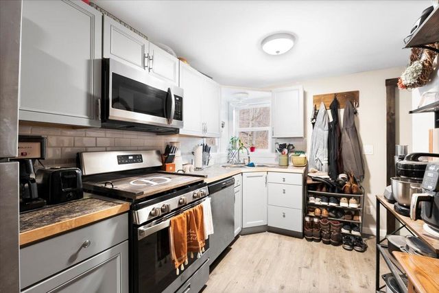 905 VT Route 9, Woodford, VT 05201