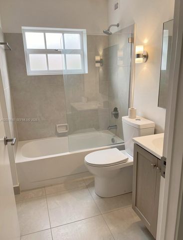 9136 NW 192nd Terrace, Hialeah, FL 33018