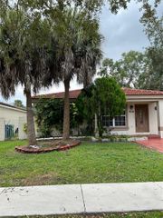 9136 NW 192nd Terrace, Hialeah, FL 33018