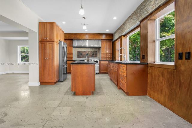 545 S Shore Drive, Miami Beach, FL 33141