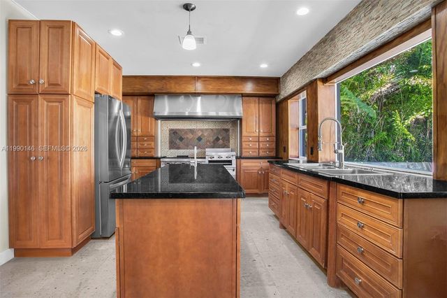 545 S Shore Drive, Miami Beach, FL 33141