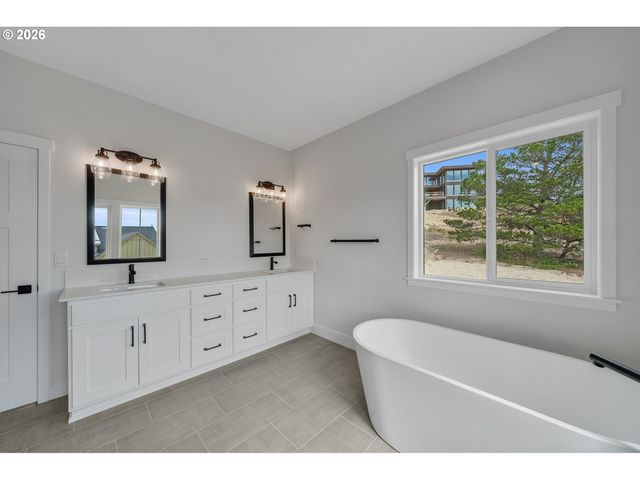 483 Meadows Dr, Manzanita, OR 97130