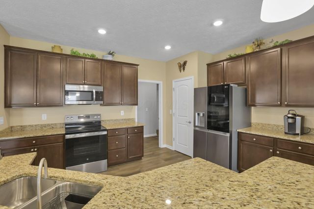 1414 Hemetite Drive, Grove City, OH 43123
