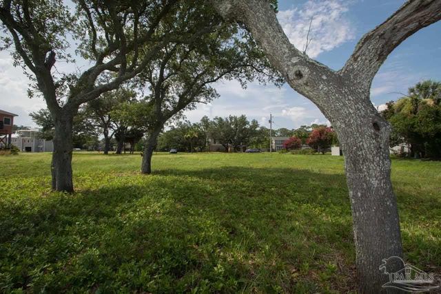 3003 Bay St, Gulf Breeze, FL 32563