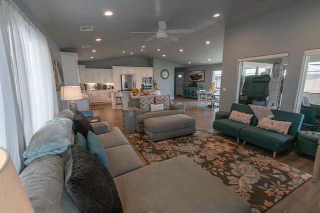 25767 S 605 Road, Grove, OK 74344