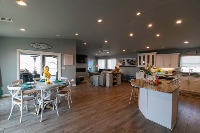 25767 S 605 Road, Grove, OK 74344