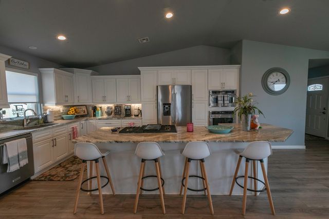 25767 S 605 Road, Grove, OK 74344