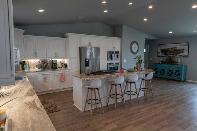 25767 S 605 Road, Grove, OK 74344