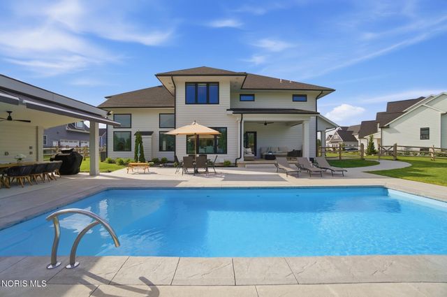 4225 Thornbury Court, Perrysburg, OH 43551