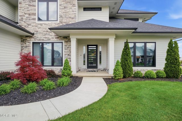 4225 Thornbury Court, Perrysburg, OH 43551