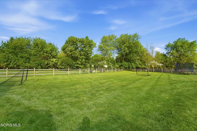 4225 Thornbury Court, Perrysburg, OH 43551