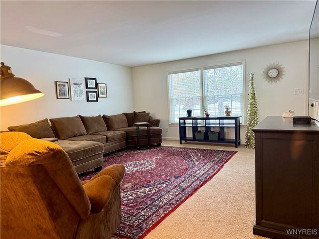 90 Carriage Drive 5, Orchard Park, NY 14127