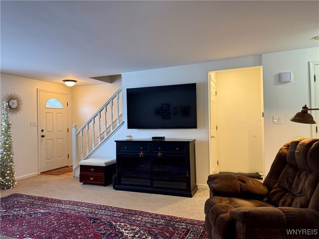 90 Carriage Drive 5, Orchard Park, NY 14127