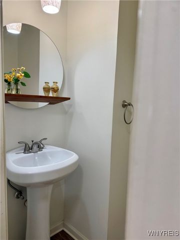 90 Carriage Drive 5, Orchard Park, NY 14127