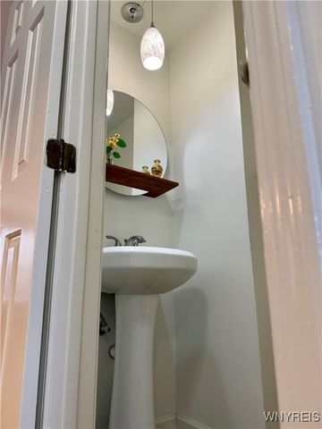 90 Carriage Drive 5, Orchard Park, NY 14127