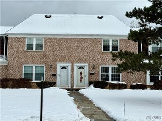 90 Carriage Drive 5, Orchard Park, NY 14127