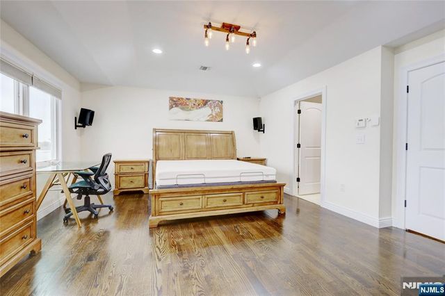 2 Jacobs Landing, Secaucus, NJ 07094