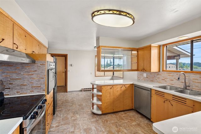 1579 Bishop Road, Chehalis, WA 98532