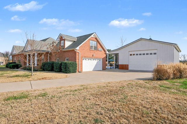 1002 Roland Ct, Cottontown, TN 37048