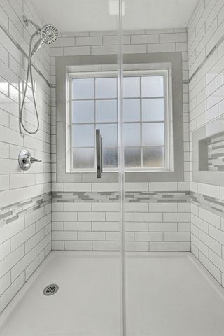 1002 Roland Ct, Cottontown, TN 37048