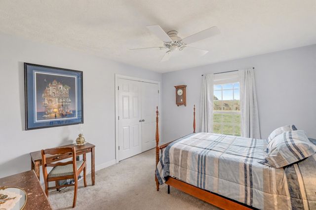 1002 Roland Ct, Cottontown, TN 37048