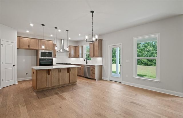 121 Lucas Court, Hoschton, GA 30548