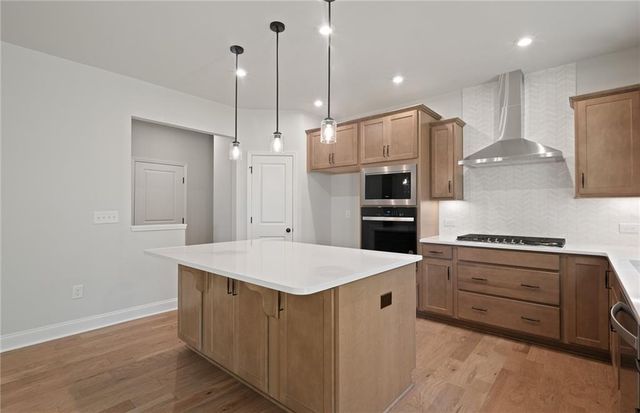 121 Lucas Court, Hoschton, GA 30548