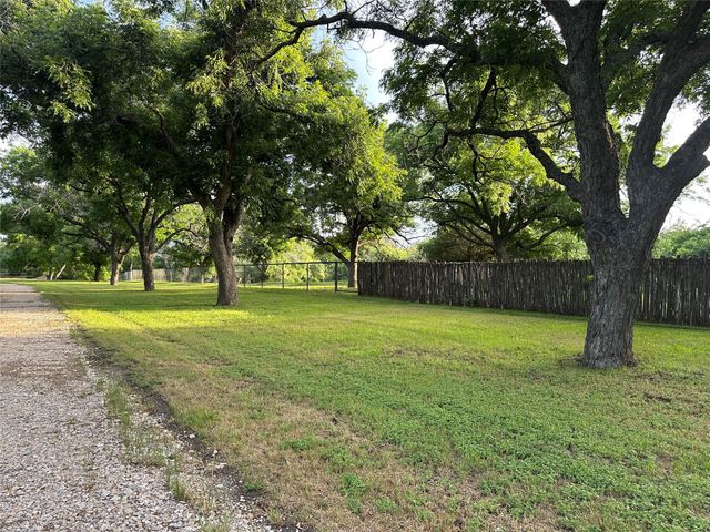 4000 Pecan Lane, Benbrook, TX 76116