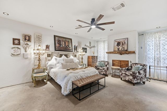 4000 Pecan Lane, Benbrook, TX 76116