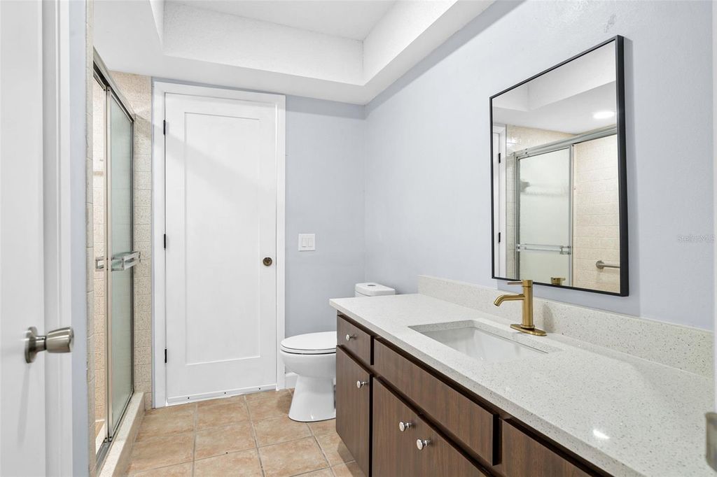 Image 20 of property listing at 2712 52ND AVENUE TERRACE W, Bradenton, FL 34207