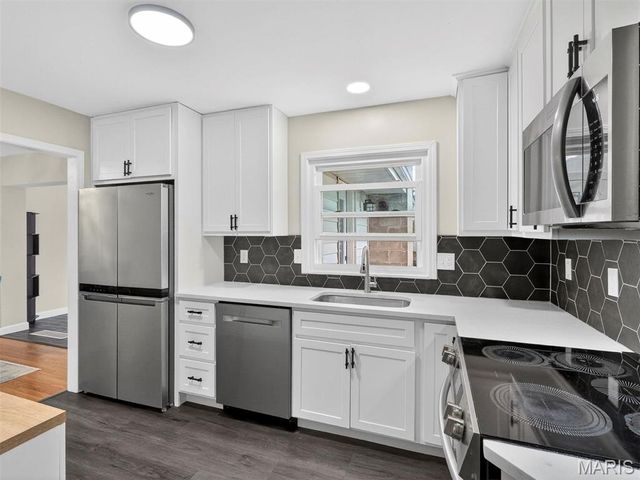 131 Romine Circle, Ballwin, MO 63011